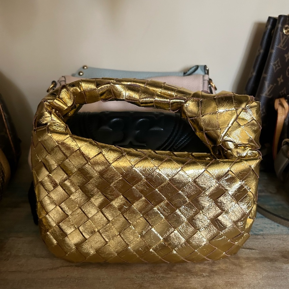 NWOT gold purse